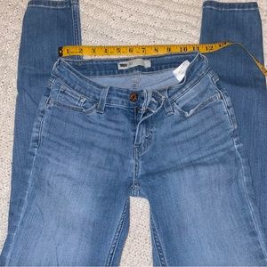 Levi’s• high rise skinny jeans